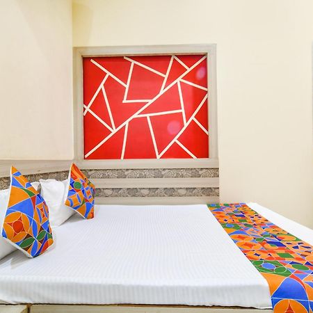 Hotel Fabexpress Blue Star à Ujjain Extérieur photo