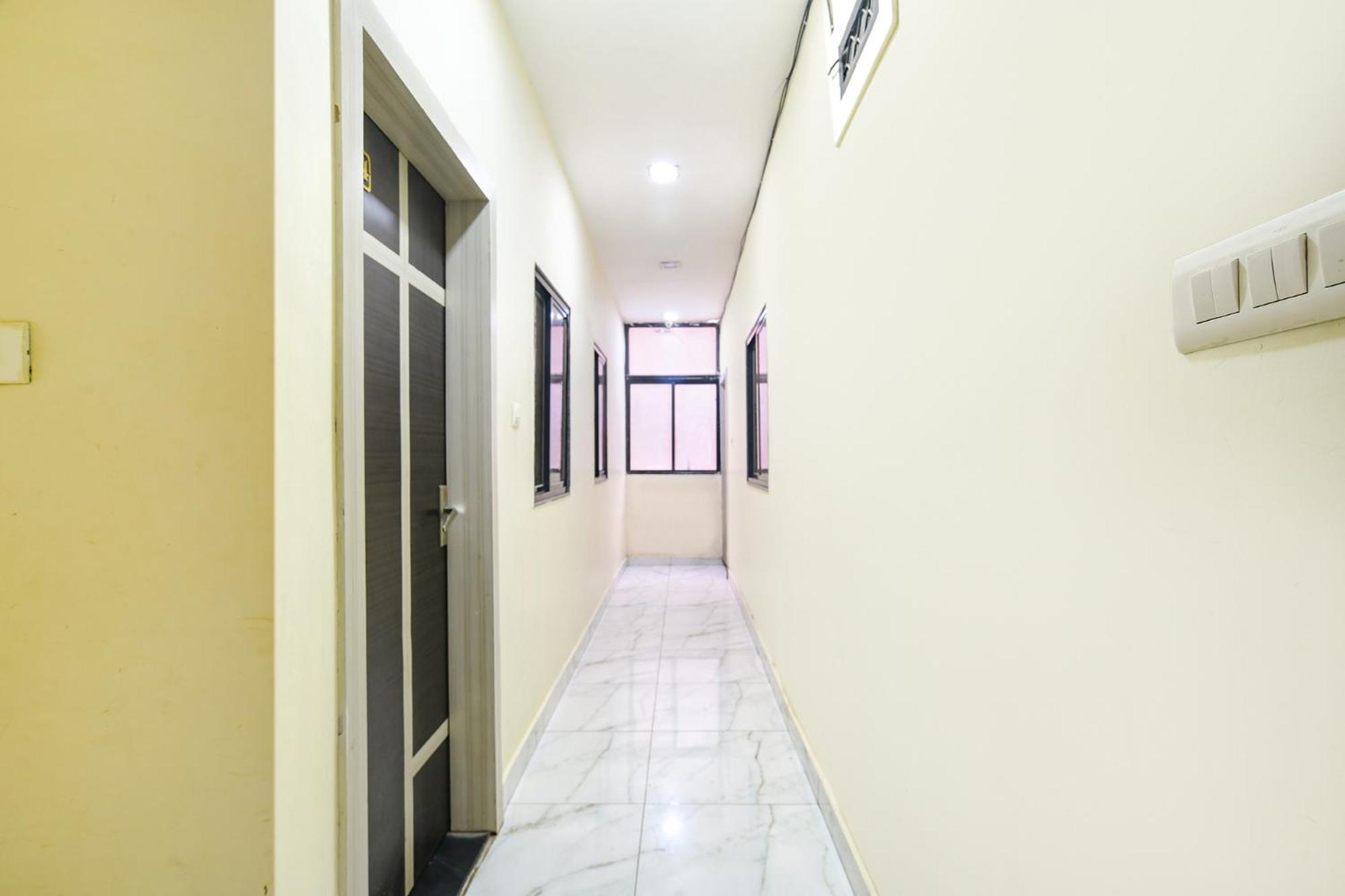 Hotel Fabexpress Blue Star à Ujjain Extérieur photo