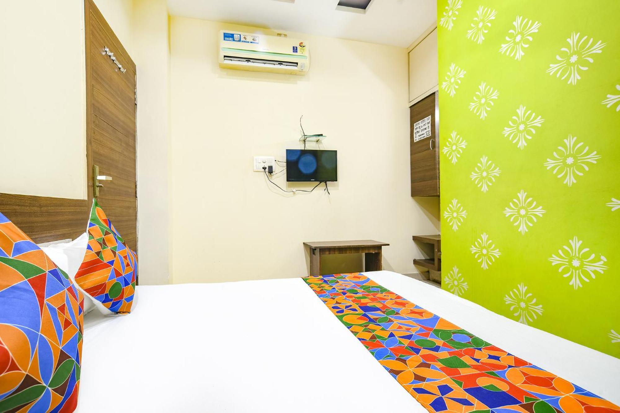 Hotel Fabexpress Blue Star à Ujjain Extérieur photo