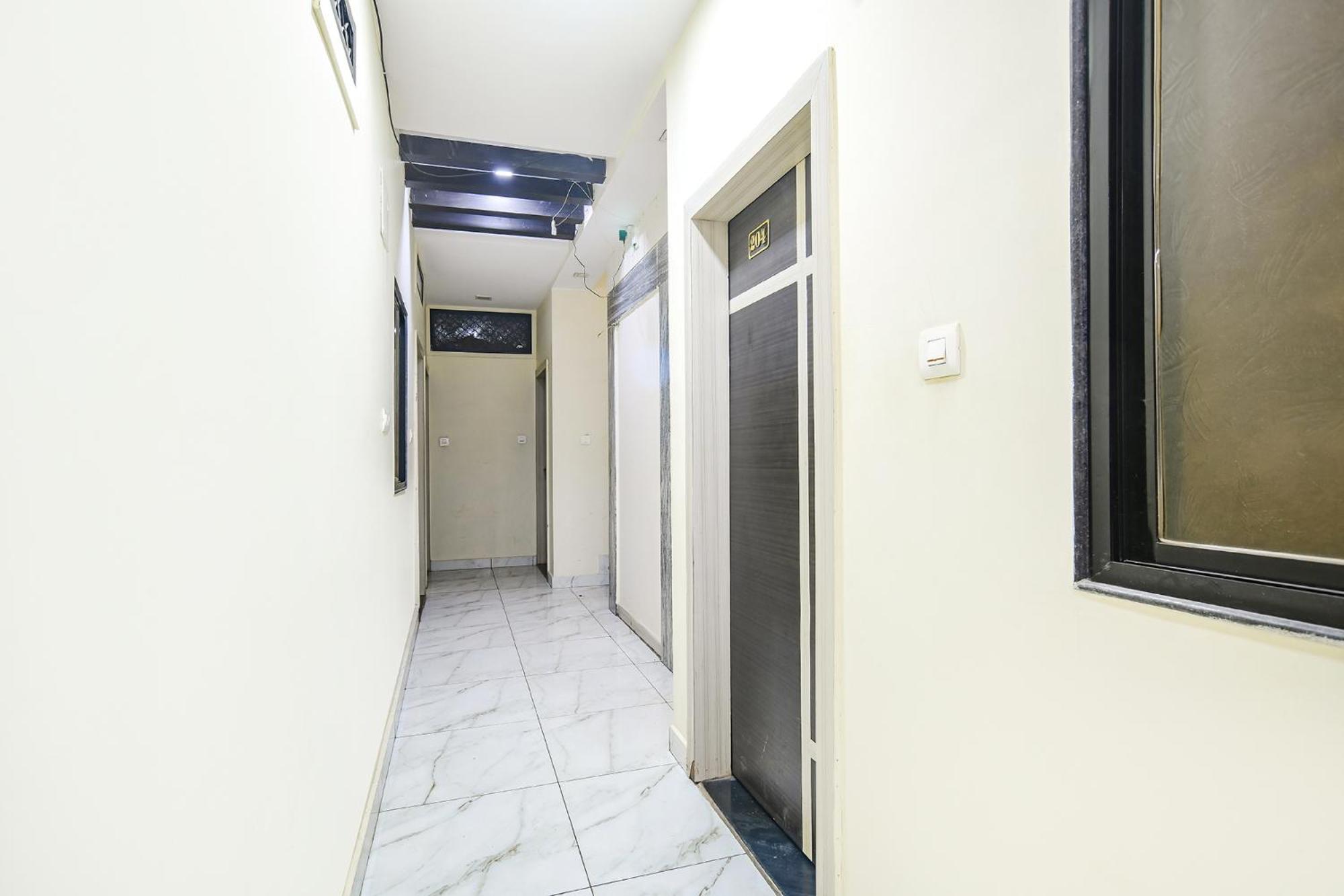 Hotel Fabexpress Blue Star à Ujjain Extérieur photo