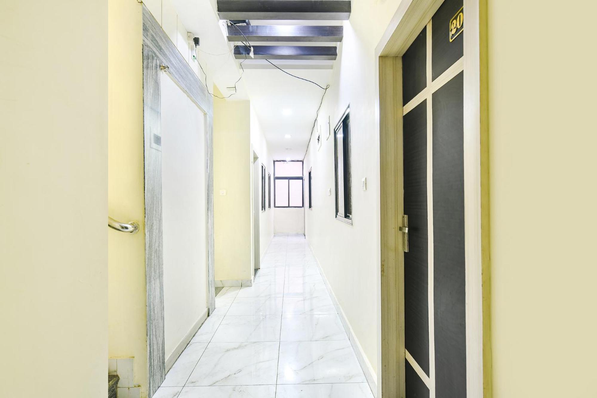 Hotel Fabexpress Blue Star à Ujjain Extérieur photo
