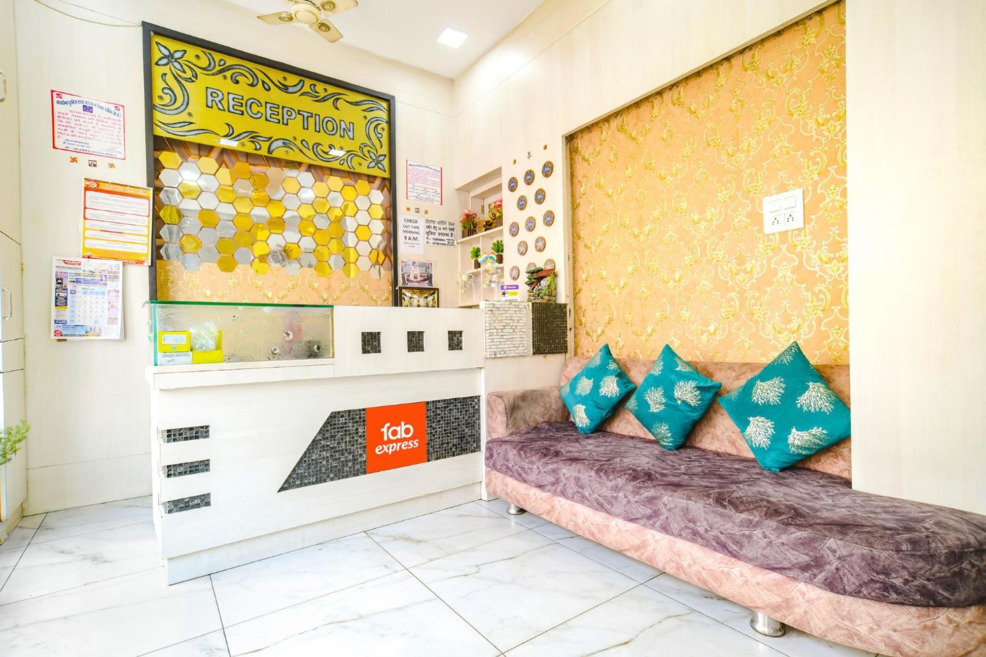 Hotel Fabexpress Blue Star à Ujjain Extérieur photo